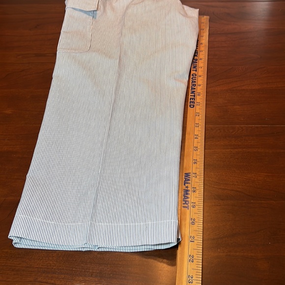 Julie Mitchell Striped Cargo Capris Chambray White Women’s Size 8 - Picture 5 of 13